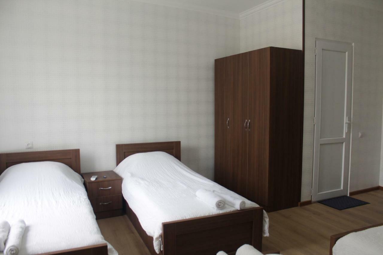 Bagration Hotel Gori Ngoại thất bức ảnh