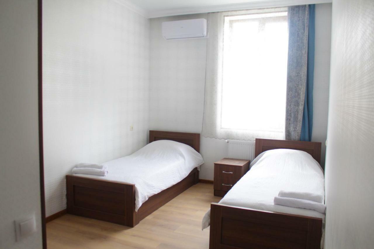 Bagration Hotel Gori Ngoại thất bức ảnh
